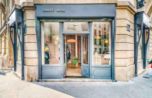 Façade boutique rénovée Paris