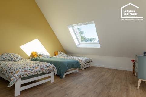 Chambre quatre lits simples enfants