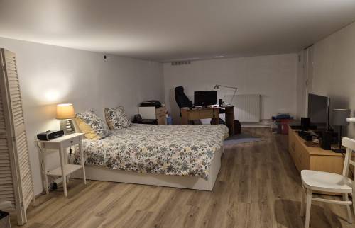 Coin nuit et espace bureau