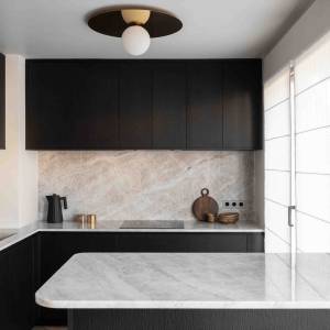 salon rénové du duplex à Boulogne-Billancourt – Projet Edouard par Yanna Williams