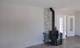 Installation de poêle à bois lors d'une rénovation de salon séjour - Brie-Comte-Robert 77170