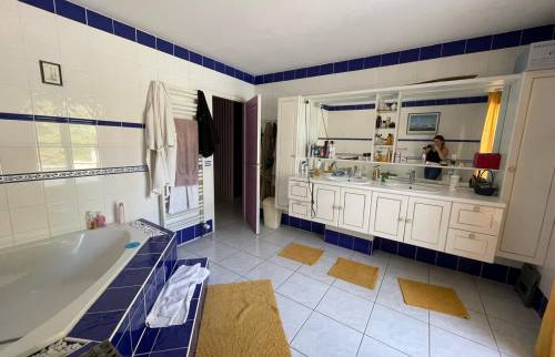 salle de bain rénovée à Saintes