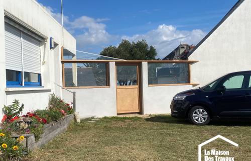 Menuiserie en Iroko bois exotique La Maison des Travaux Vannes