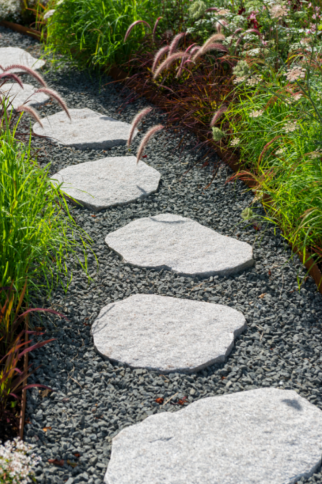  Création d’une allée en pas japonais et graviers – Libourne