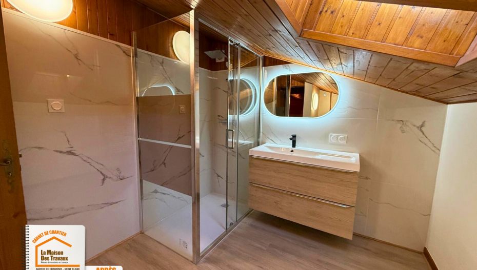 rénovation chalet Praz-sur-Arly, rénovation maison montagne, modernisation chalet ancien, artisan rénovation Haute-Savoie, la maison des travaux chamonix