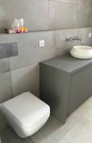 Meuble vasque, toilettes suspendus à Saint Louis