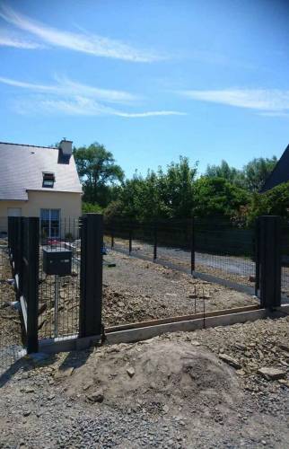 Portail aluminium et clôture à Cherrueix (avancement des travaux)
