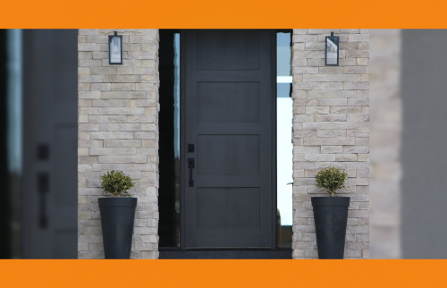 🔐 Nouvelle porte d’entrée posée à Villeneuve-sur-Lot par Sandrine Ferin – sécurité renforcée et design moderne.
