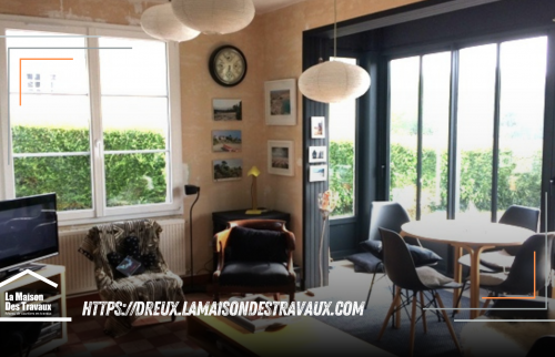 Transformation d'une entrée pour un salon lumineux à Chérisy