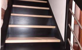 Escalier sur mesure dans maison à colombage à Altkirch