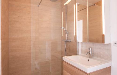 Une salle d'eau totalement rénovée au Chesnay