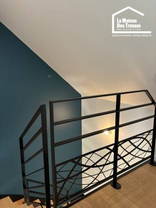 Escalier design bois et métal création à Vannes