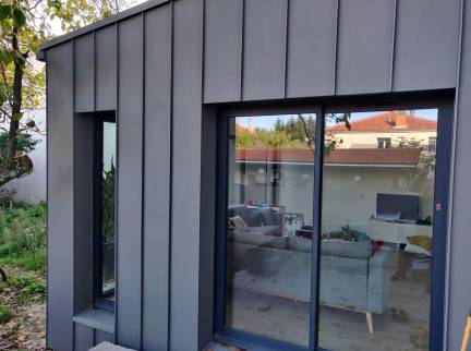 Extension Maison à Lyon - Bron - Façade zinc Joint Debout - Slate