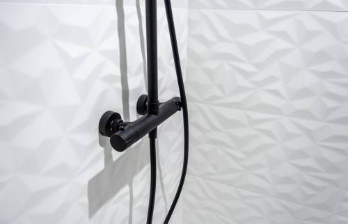 Colonne de douche thermostatique noire