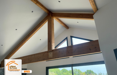 plafond cathédral Mercury, La Maison des Travaux Albertville, création solives et chevrons, rénovation hauteur sous plafond, artisan charpentier Savoie