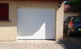 Remplacement d’une porte de garage à Morteau