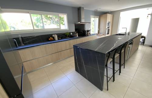 Rénovation d'une cuisine ouverte à Alès La Maison Des Travaux Alès