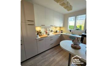 Avant / Après : une nouvelle cuisine sublimée par une verrière contemporaine - Anctoville-sur-Boscq 50400