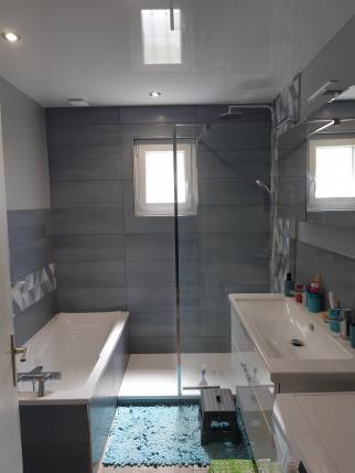 Travaux de rénovation de salle de bain - salle de bains rénovée - Bourg-en-Bresse 01