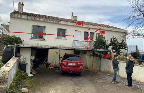 Anciennes fenêtres côté cour donnant sur cuisine-SDB, escalier et WC