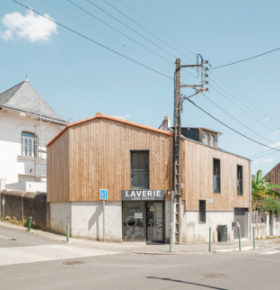 Surélévation d'une maison pour créer un commerce et un logement à Vertou (44120)