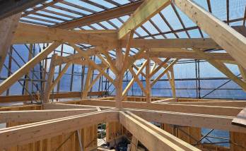 Surélévation d'une maison en ossature bois pour ajouter un plein étage
