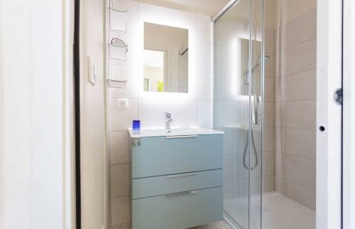 Création intégrale d'une salle de douche au rez de chaussée