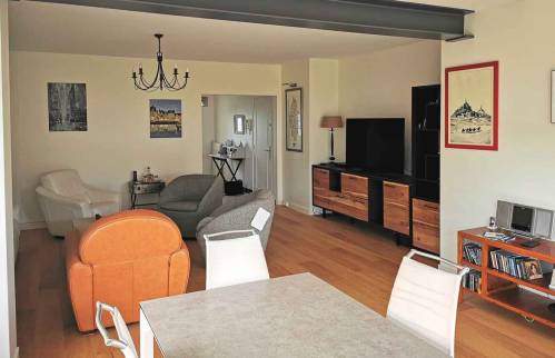 Salon  - architecte 44, bureau d'étude 44, maçon 44, plaquiste 44, peintre 44, carreleur 44, menuisier 44, plombier 44, électricien 44, décorateur intérieur 44, charpentier 44, couvreur 44