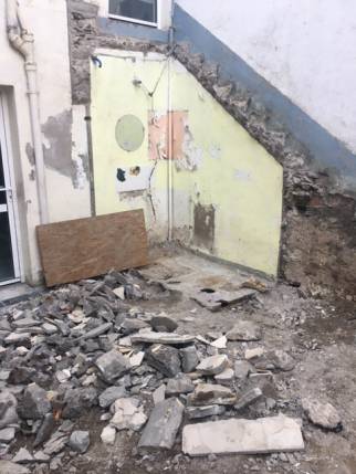 Démolition de dallage et escalier en béton pour travaux d'extension de maison - Nantes 44