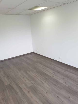  Travaux de rénovation de bureau dans des locaux d'entreprise - Moissy-Cramayel 77550