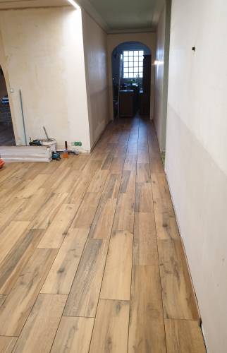 Rénovation du sol et ouverture d’espace à Vigneux-de-Bretagne couloir