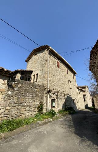 avant côté rue
