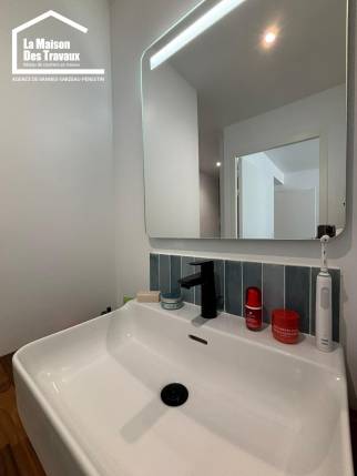 creation espace pratique salle de bain