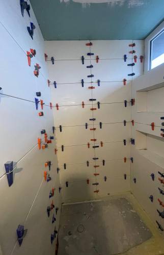 Création de niches dans la douche 