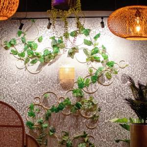 AVANT / APRES : Réaménagement et décoration du Grand Hall du Cabaret du Vieux-Berquin - Raphaële FOREST - La Maison Des Architectes