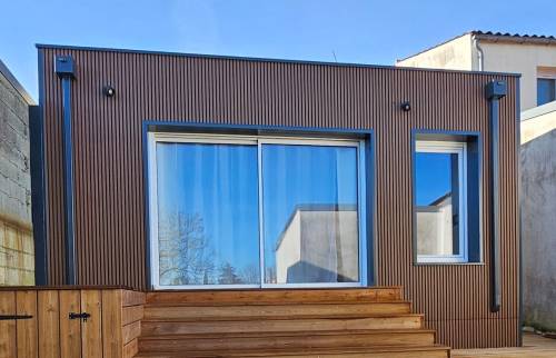Vue extérieure de l'extension bois