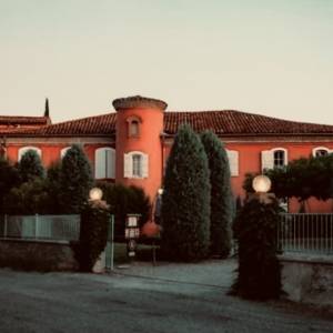 Façade rénovée du château MX à Muret - Florian Faure architecte