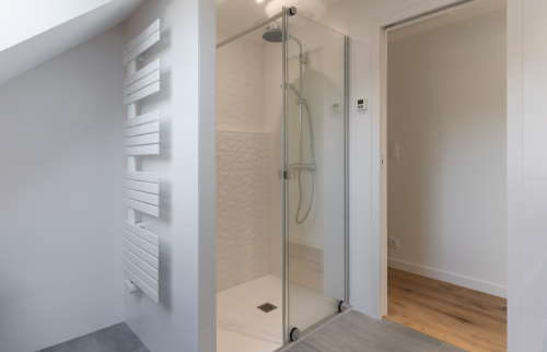Création salle de bain suite parentale sous les combles à Vertou