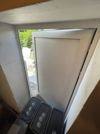 Porte de service isolante (Montgeron 91230)