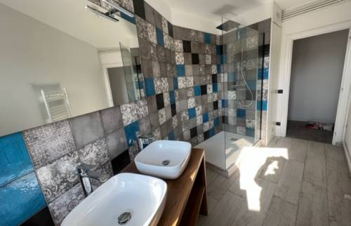 Revêtement de sol dans la salle d'eau