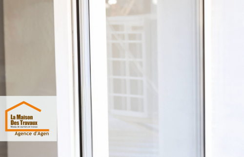 Fenêtre rénovée à Agen : un nouveau dormant PVC performant pour plus de lumière et une isolation optimale.