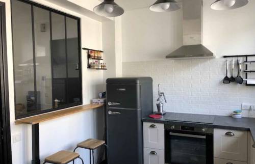 Pose d'un réfrigérateur à Deauville