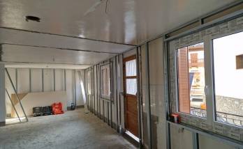 Pose des rails pour le BA13 et remplacement des menuiseries- maçon 73, plaquiste 73, carreleur 73, menuisier 73, étanchéiste 73, électricien 73, plombier 73