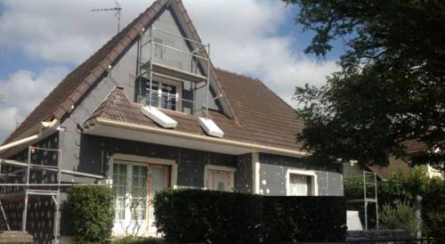 Travaux d'isolation thermique extérieure des façades en cours - Brie-Comte-Robert 77170