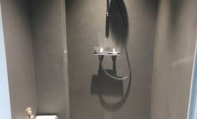 Construction de piscine : la douche