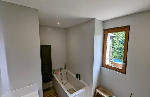 pose d'une nouvelle baignoire