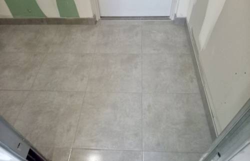 Transformation d’un garage en chambre à La Rivière-de-Corps couloir