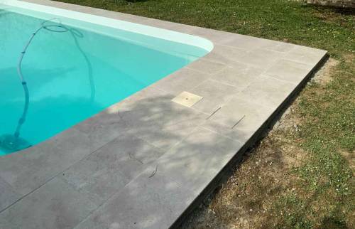 Rénovation d’une plage de piscine à Lons La Maison Des Travaux de Pau