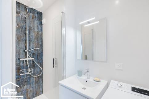 Salle de bain entièrement rénovée