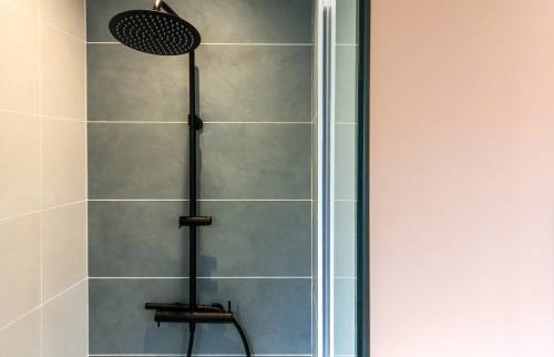 Robinetterie encastrée noire